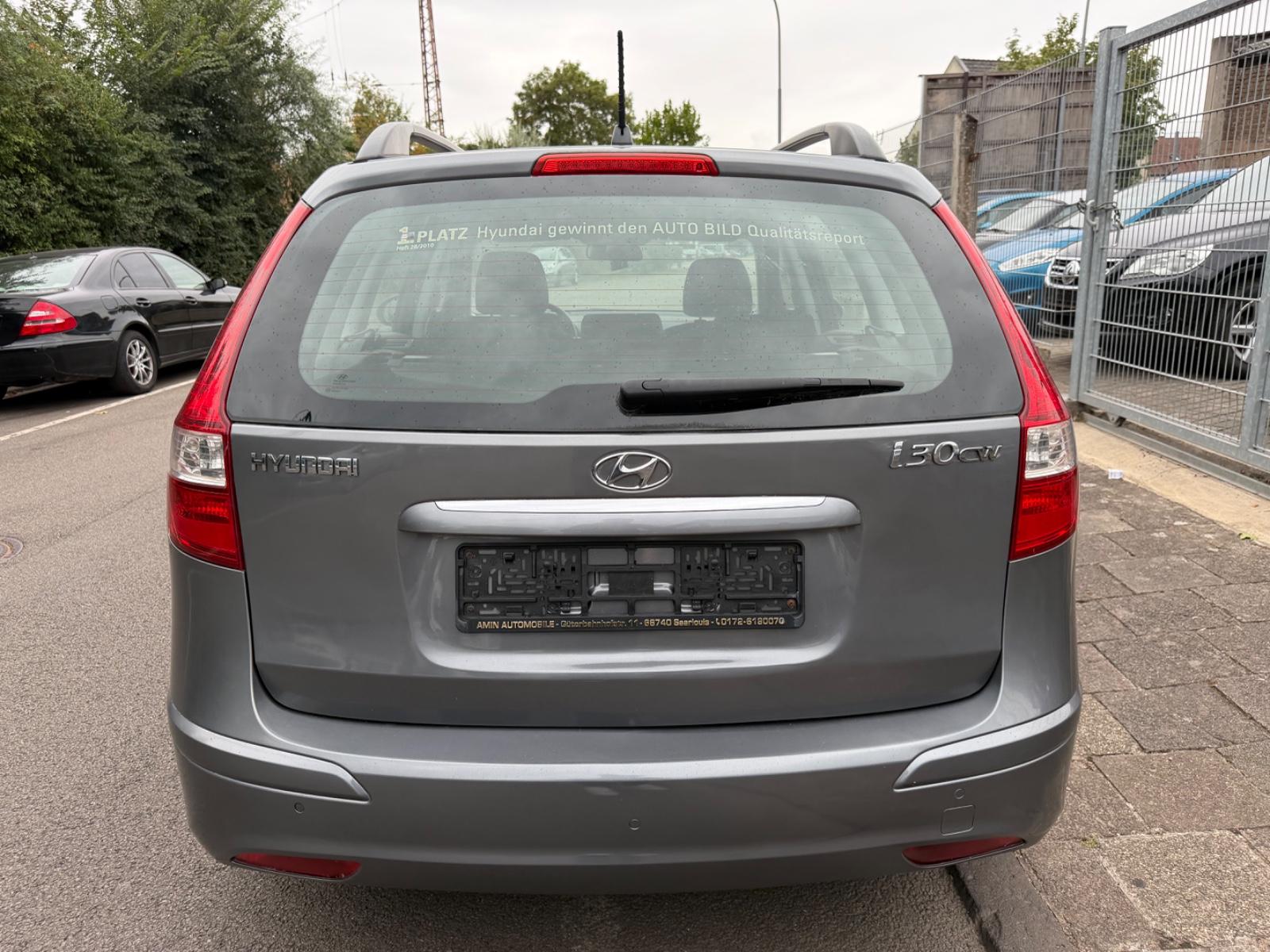 Hyundai i30 2011 — engine 1.582 cm³, 90 HP (66kW)