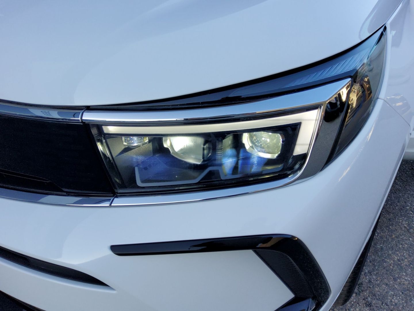 Fahrzeugabbildung Opel Grandland GSe Plug-in Hybrid Allrad AD Navi digi