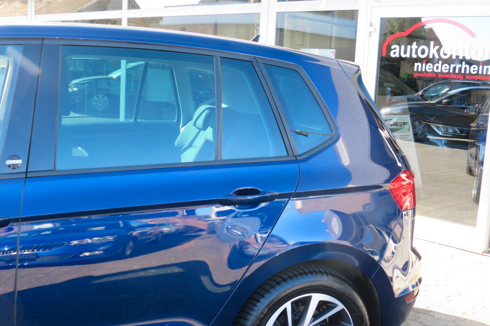 Fahrzeugabbildung Volkswagen Golf Sportsvan DSG SOUND SITZH. PDC ACC AHK