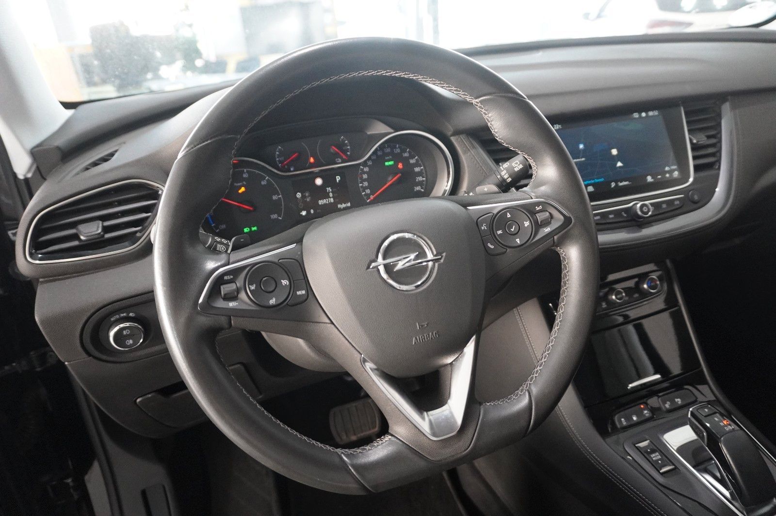 Fahrzeugabbildung Opel Grandland (X) ULTIMATE 4HYBRID NAVI/LED/360°/SHZ
