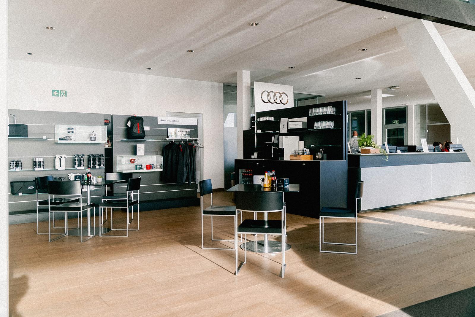 showroom-image-bottom
