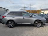 Mitsubishi Outlander 2.2 DI-D Plus 4WD 7-SITZE*AHK*KAM*KLIM - Mitsubishi Outlander mit Diesel-Antrieb: Geländewagen, 2.2