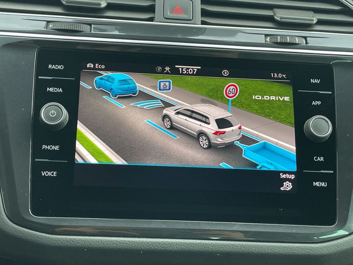 Tiguan 2.0 TDI DSG R-Line AHK/Matrix/360°Kamera/