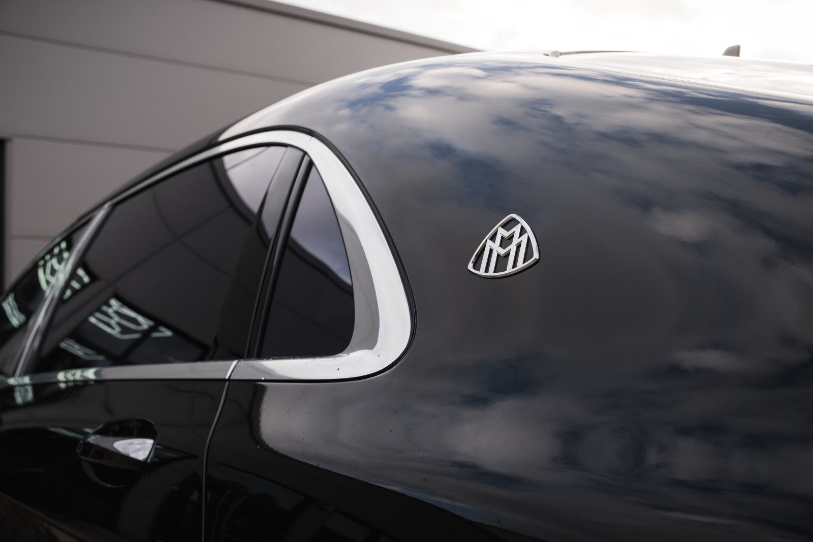 Fahrzeugabbildung Mercedes-Benz S 560 S  Maybach 4Matic-Park-Paket-Burmester