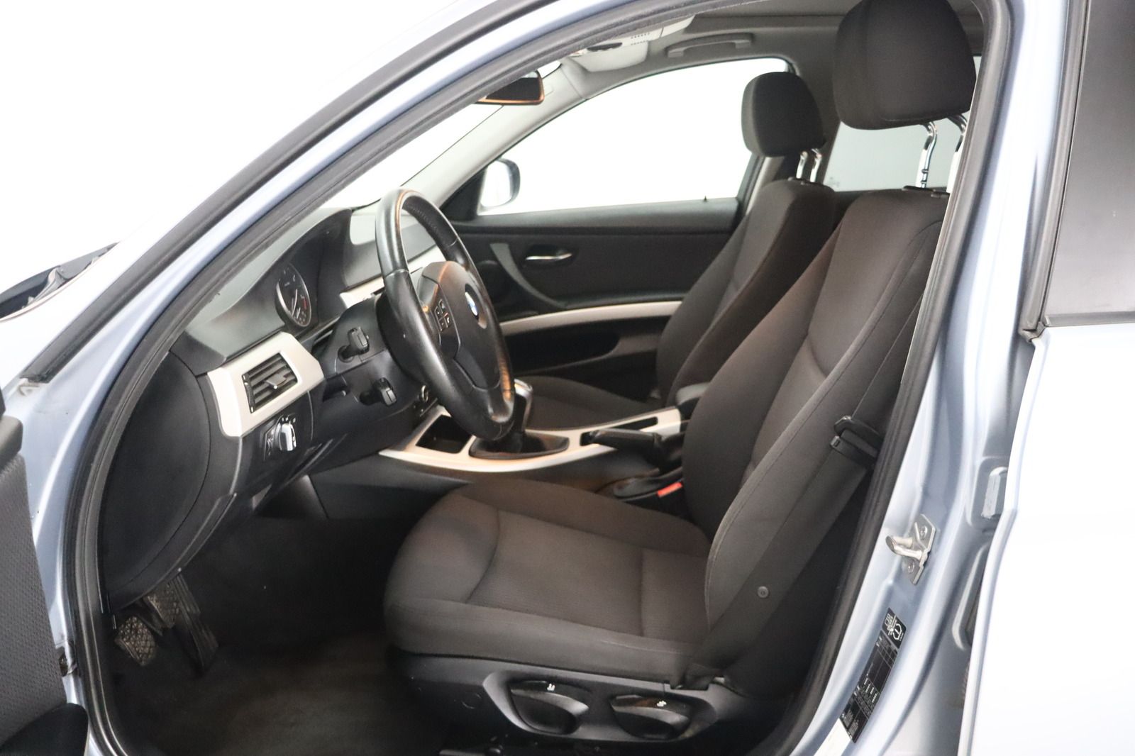 Fahrzeugabbildung BMW 320 d Touring *Panoramadach