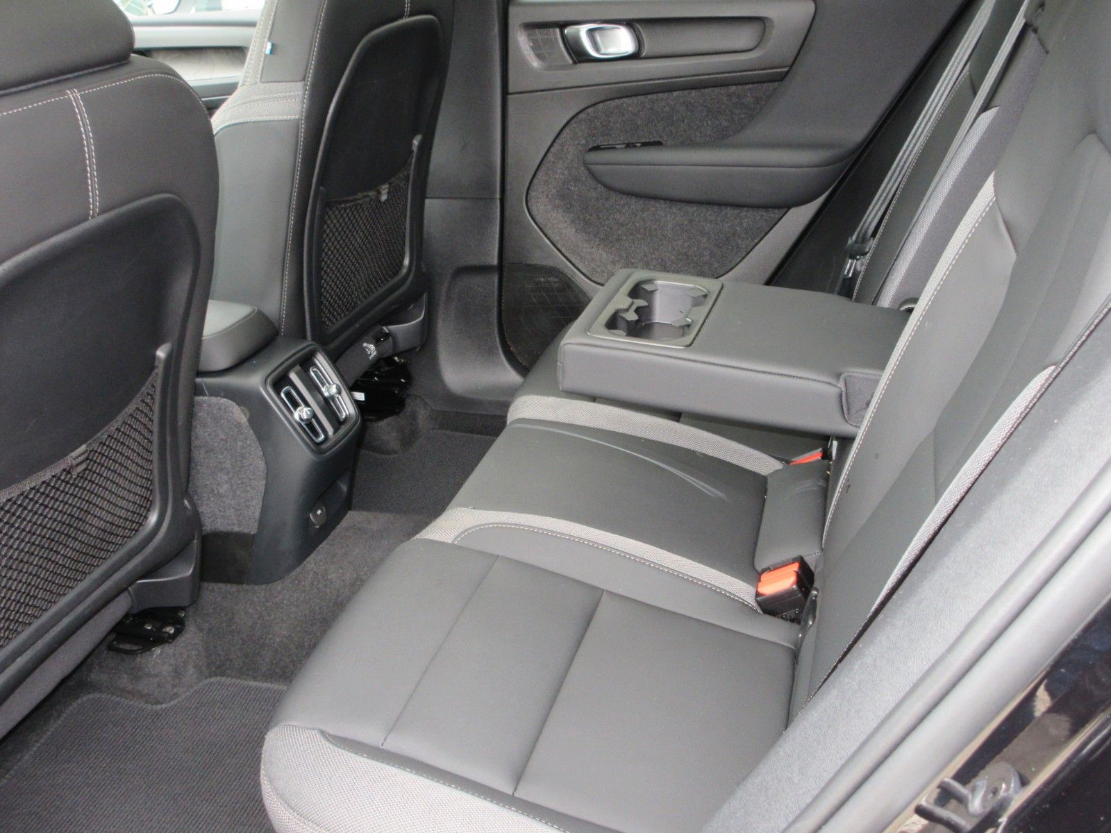 Fahrzeugabbildung Volvo C40 Ultimate Recharge Pure Electric AWD