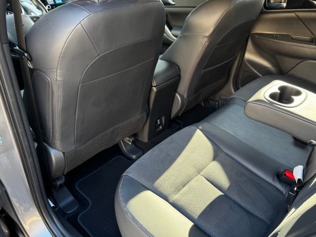 Fahrzeugabbildung Mitsubishi Eclipse Cross 2.4 MIVEC PLUS Navi*1.Hand