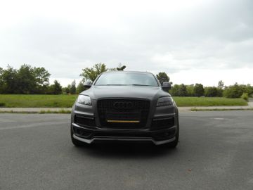 Audi Q7 - 1