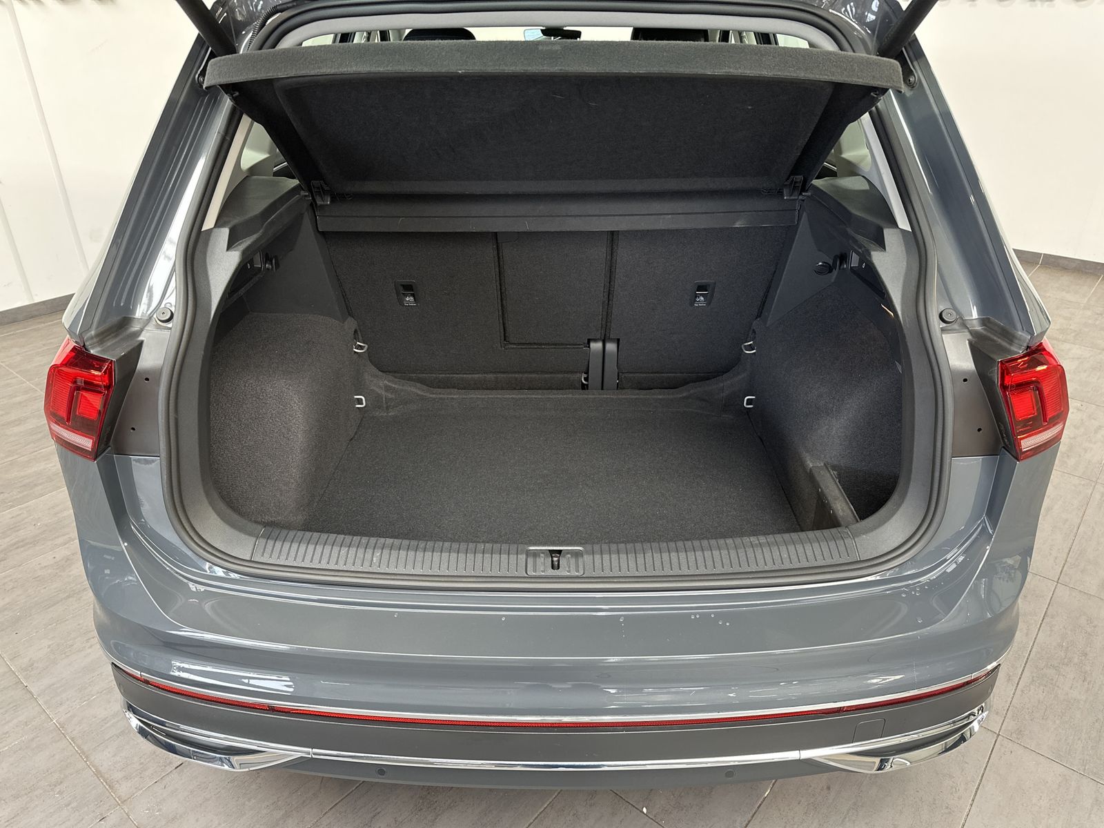 Fahrzeugabbildung Volkswagen Tiguan 1.5 TSI DSG Elegance NAV+MATRIX+ACC+VCOCK