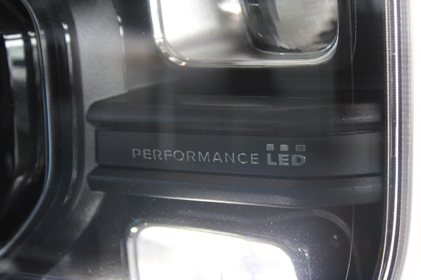 Fahrzeugabbildung Ford Ranger Platinum Automatik LEDER AHK ROLLO STDH