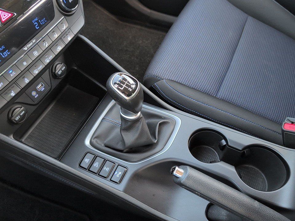 Fahrzeugabbildung Hyundai TUCSON 1.6T 4WD PREMIUM GARANTIE NAVI+KAM+4xSHZ+