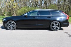 Fahrzeugabbildung Volvo V90 D5 AWD Polestar R-Design*STDHZG*360°*B&W*ACC