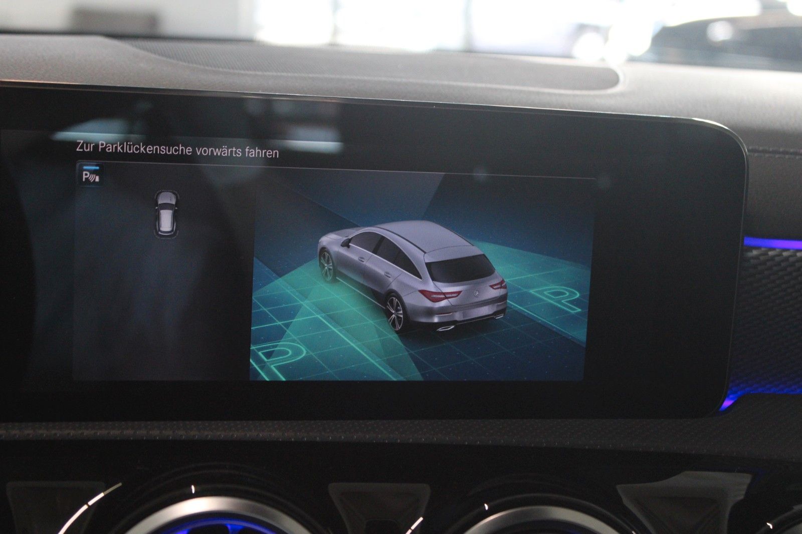 Fahrzeugabbildung Mercedes-Benz CLA 180 Shooting Brake LED NAVI DAB HighEnd uvm