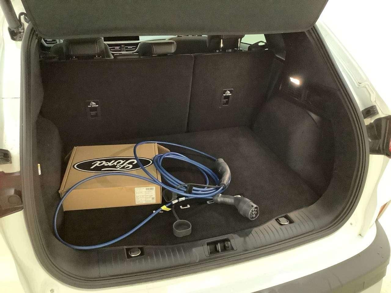 Ford Kuga Plug-In Hybrid Active X AHK imagem 3