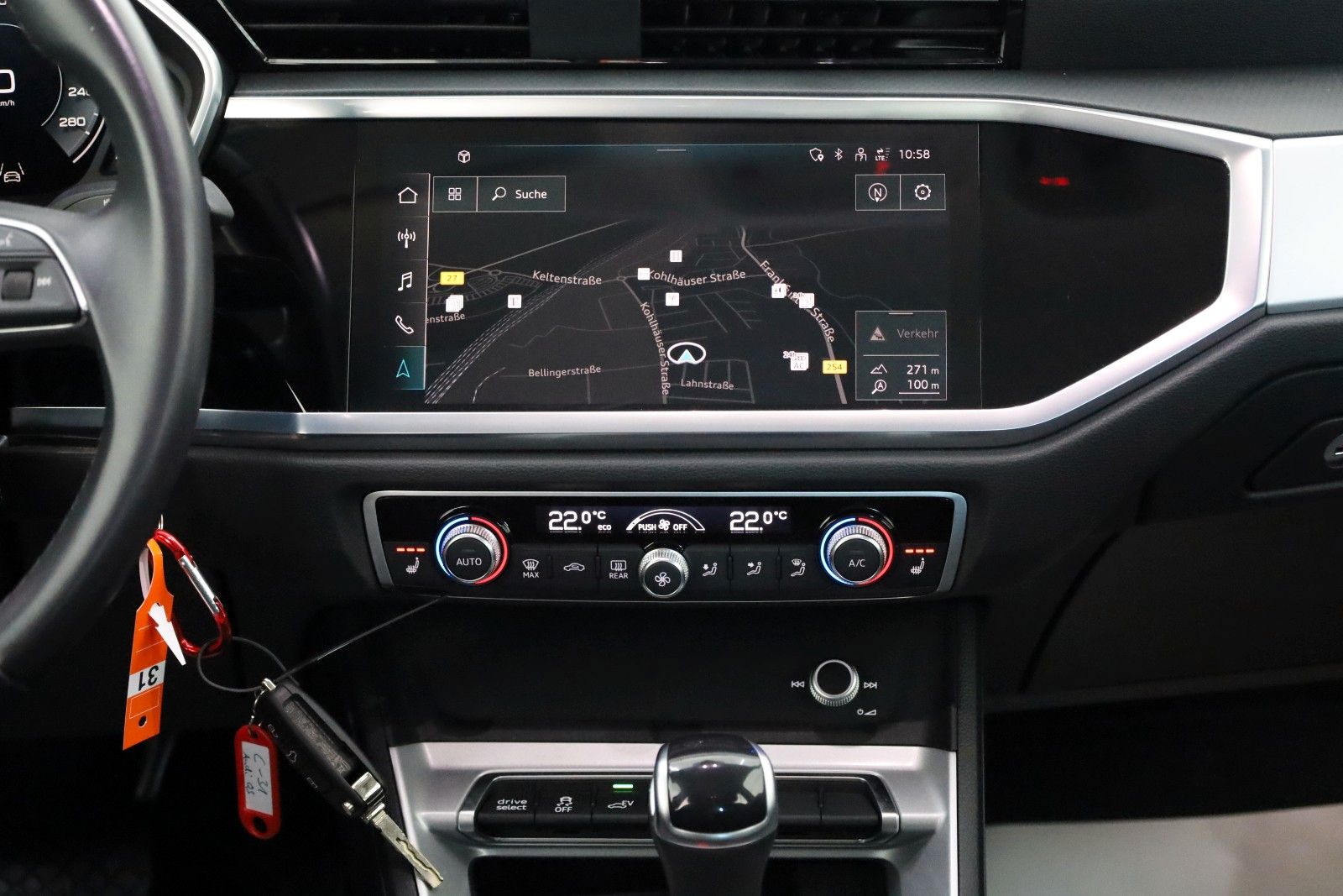 Fahrzeugabbildung Audi Q3 Sportback 45 TFSIe Leder,Navi,LED,Kam,Apple