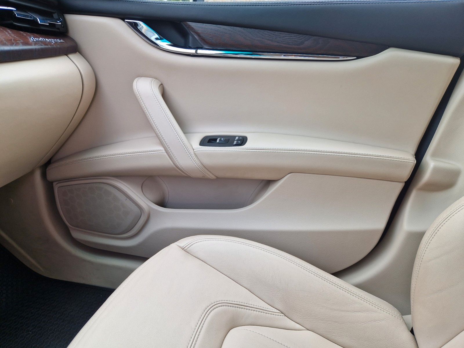 Fahrzeugabbildung Maserati Quattroporte GTS V8*Reifen neu*Service neu