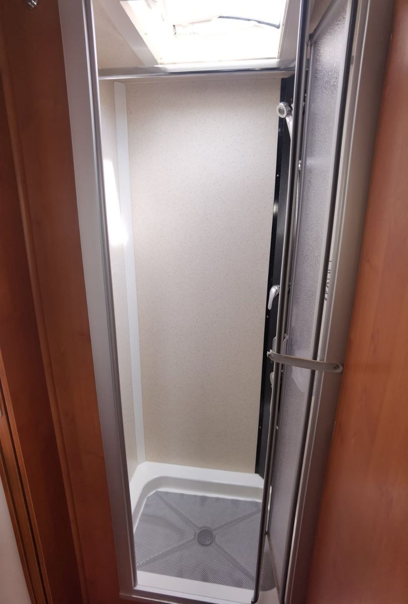Fahrzeugabbildung Phoenix Maxi-Liner 8000 L