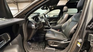 Jaguar F-Pace - 8