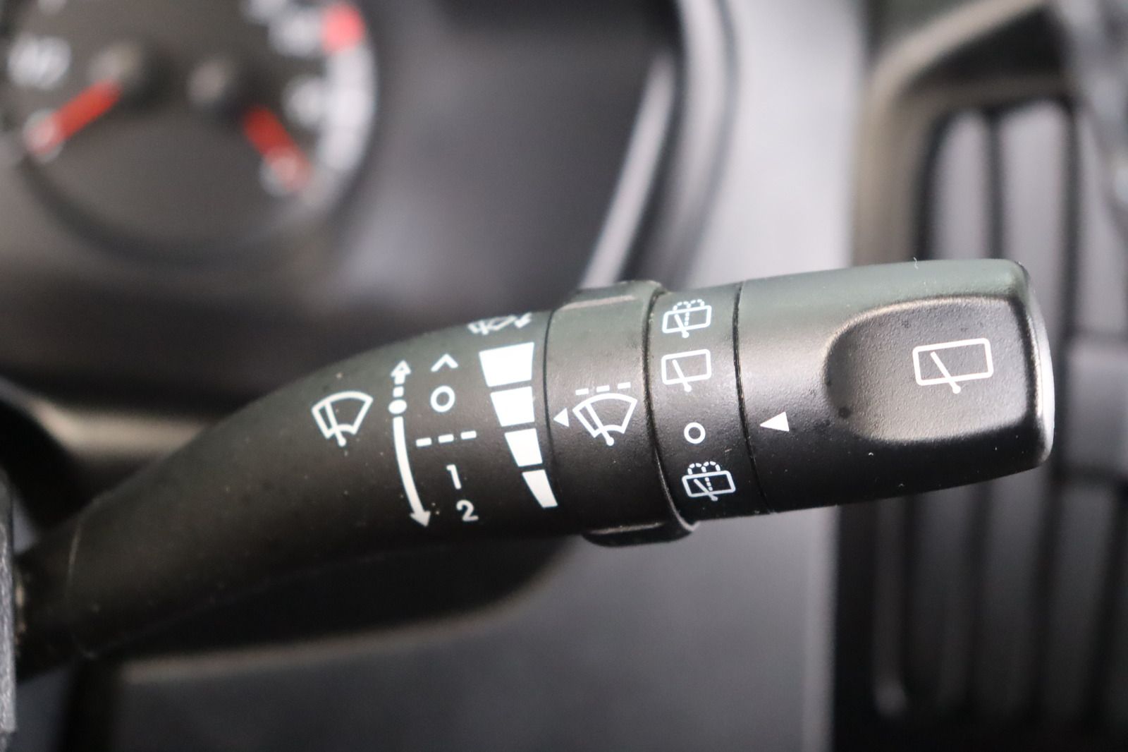 Fahrzeugabbildung Hyundai H-1 2.5CRDi Travel 8-Sitzer * PDC