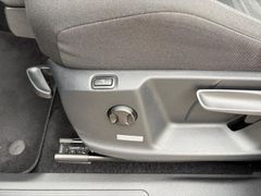 Fahrzeugabbildung Volkswagen Touran Comf. DSG Navi Sitzh Pano AHK Kamera