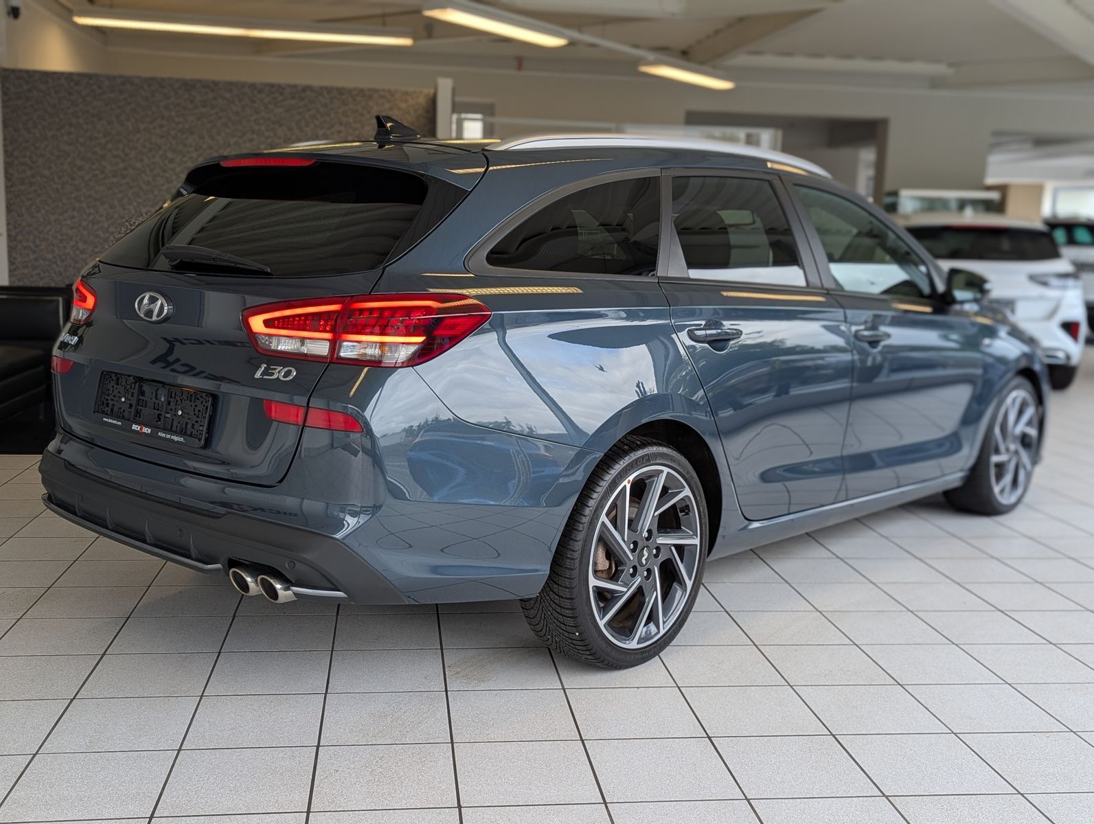 Fahrzeugabbildung Hyundai i30 1.5 T-GDI DCT N-Line LED Cam Pano Keyless 18