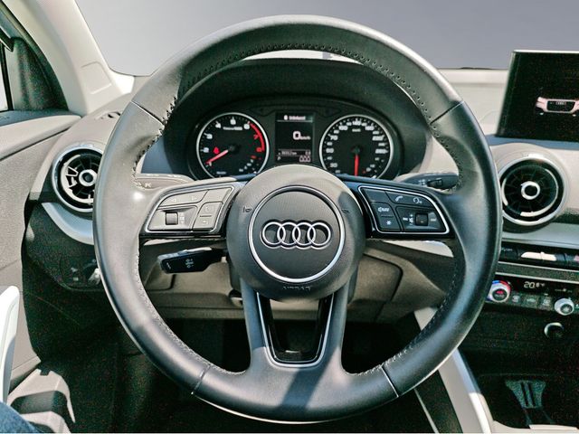 Q2 35 1.5 TFSI design S-tronic PDC SHZ NAVI LED
