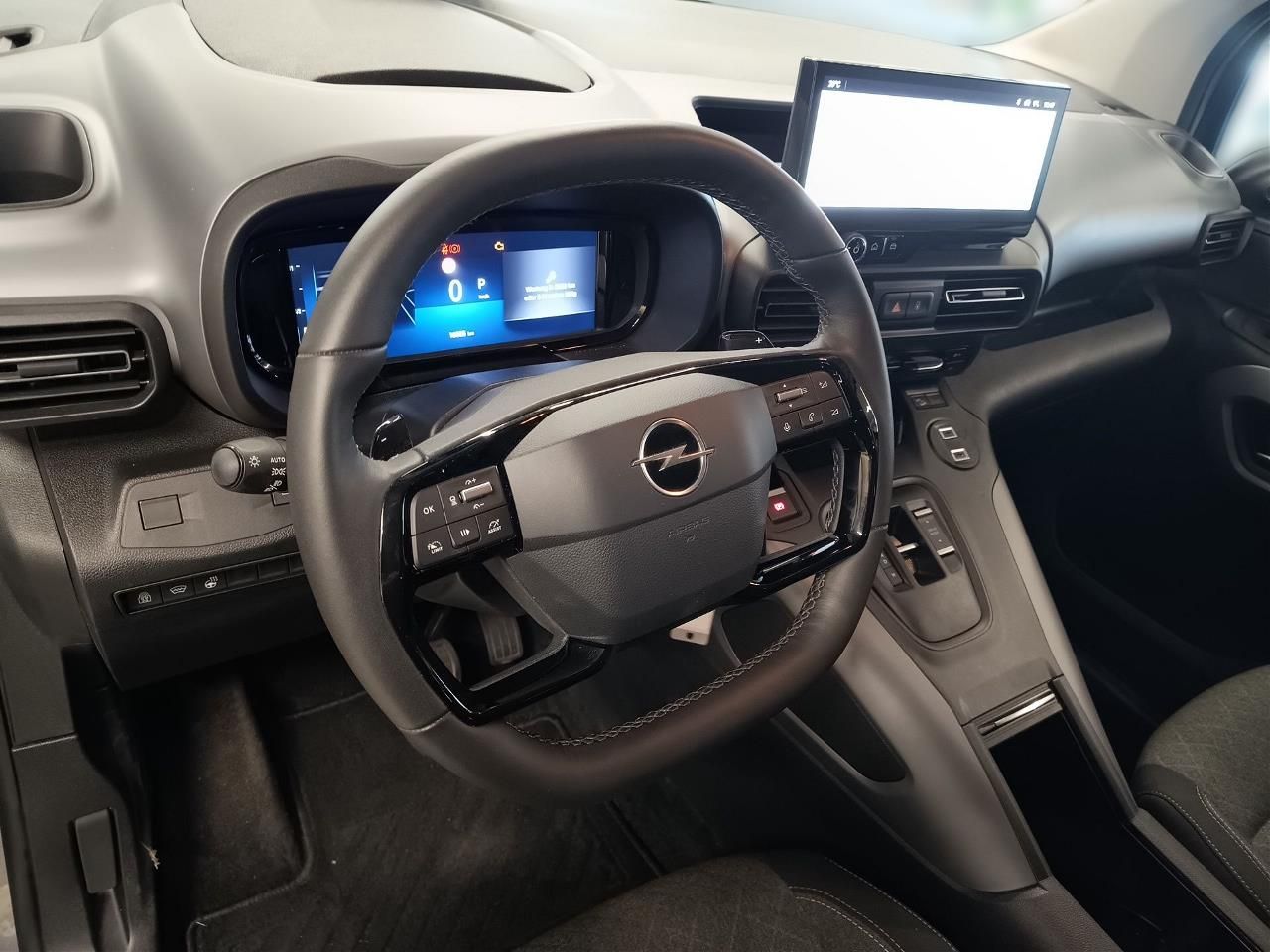 Fahrzeugabbildung Opel Combo Life E 1.5 D Innovation Automatik