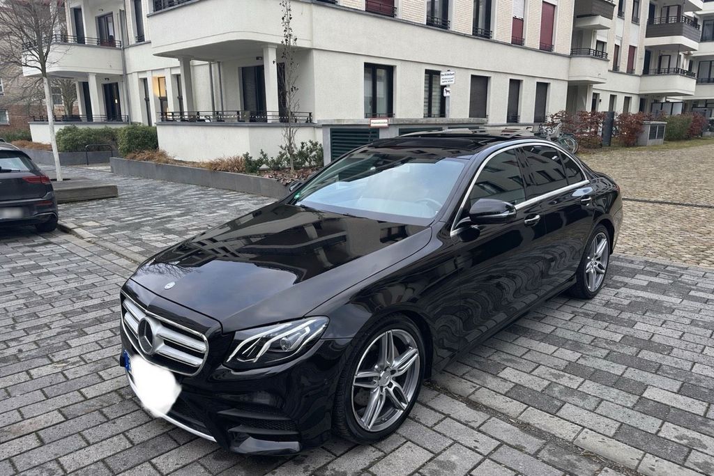 Image of Mercedes-Benz E 220