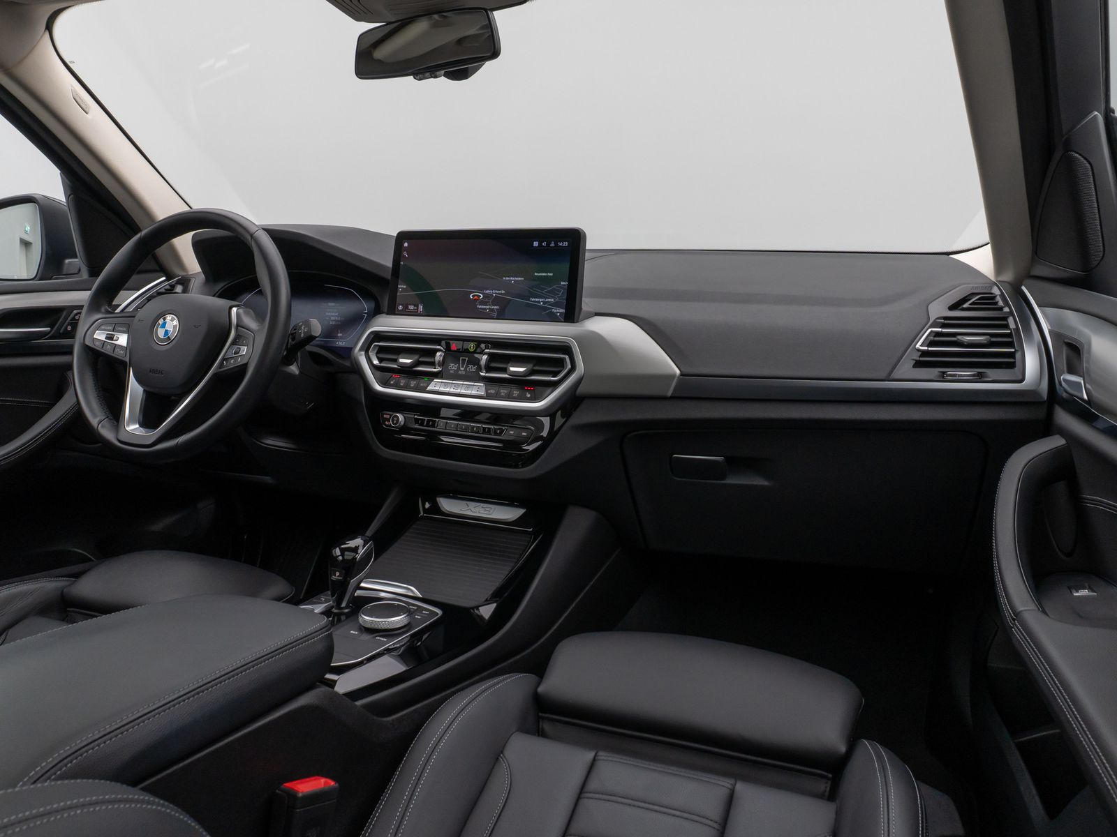Fahrzeugabbildung BMW X3 xD20d Panorama Kamera DAB HiFi Komfort Alarm