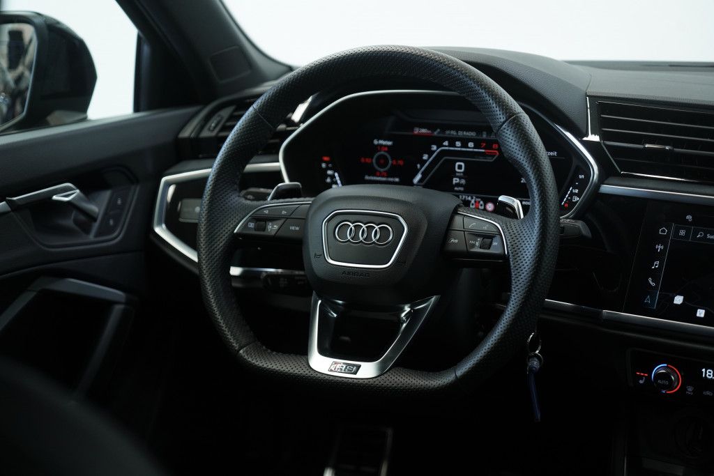 Audi Rsq3