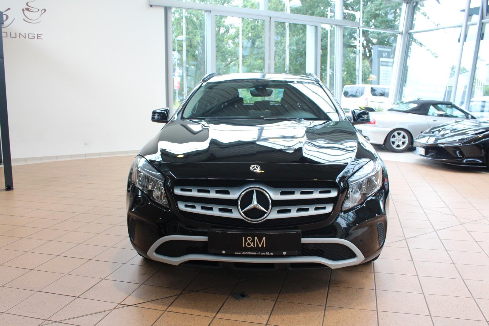 Mercedes-Benz GLA 200+Kamera+PDC+SHZ+Navi+8-Fach