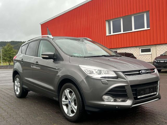 Ford Kuga Titanium Automatik At-Motor Xenon Panor. Le