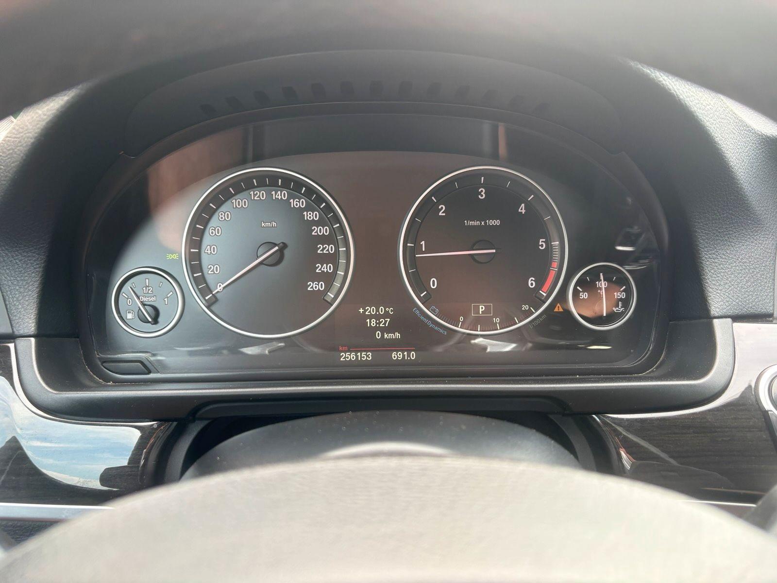 BMW 520 2012 — photo 12