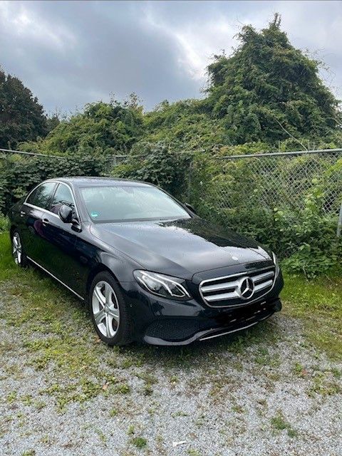 Image of Mercedes-Benz E 200