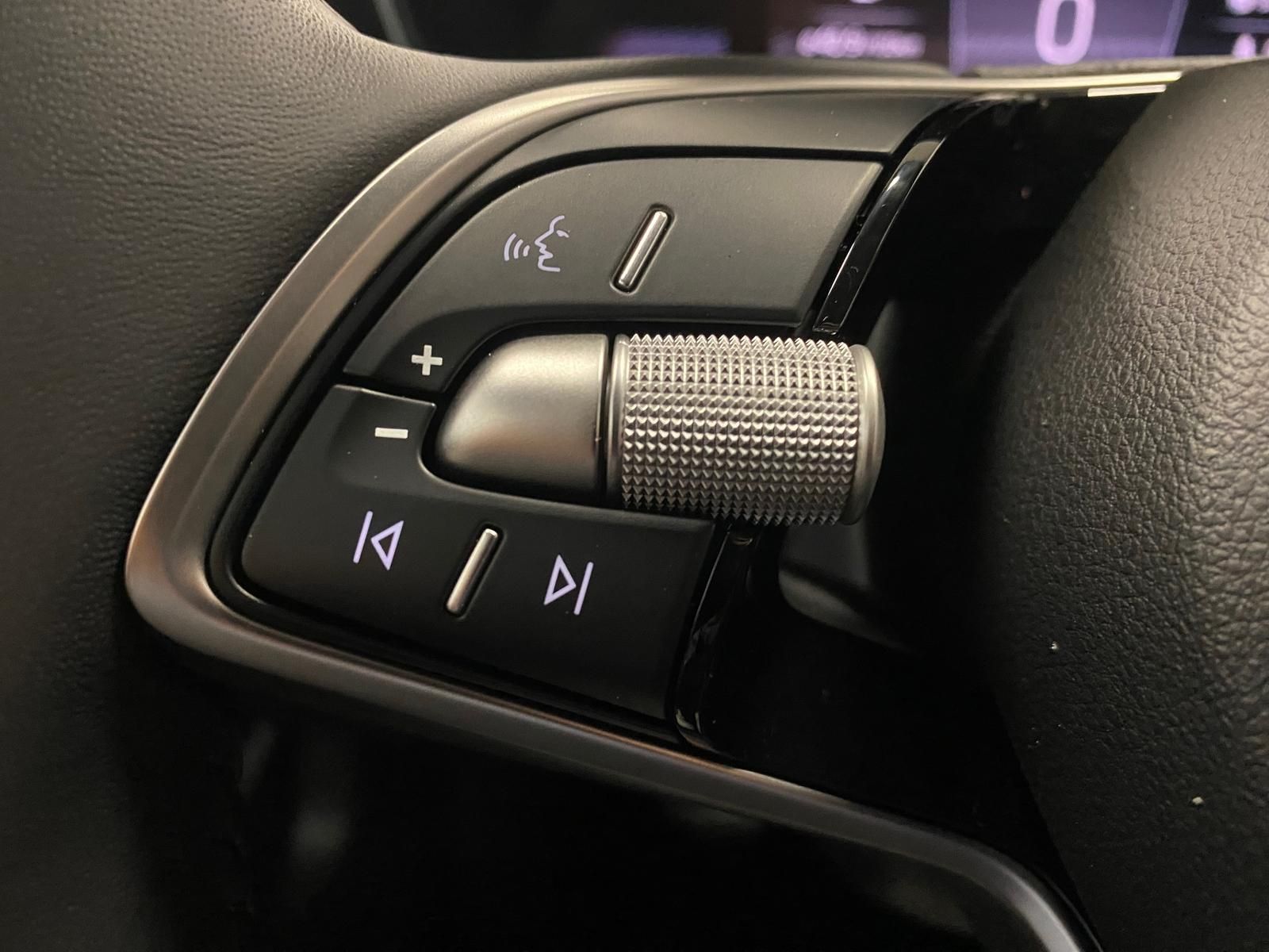 Fahrzeugabbildung SKODA Fabia Selection APP+KLIMA+RFK+PDC+SITZHEIZ+Andro