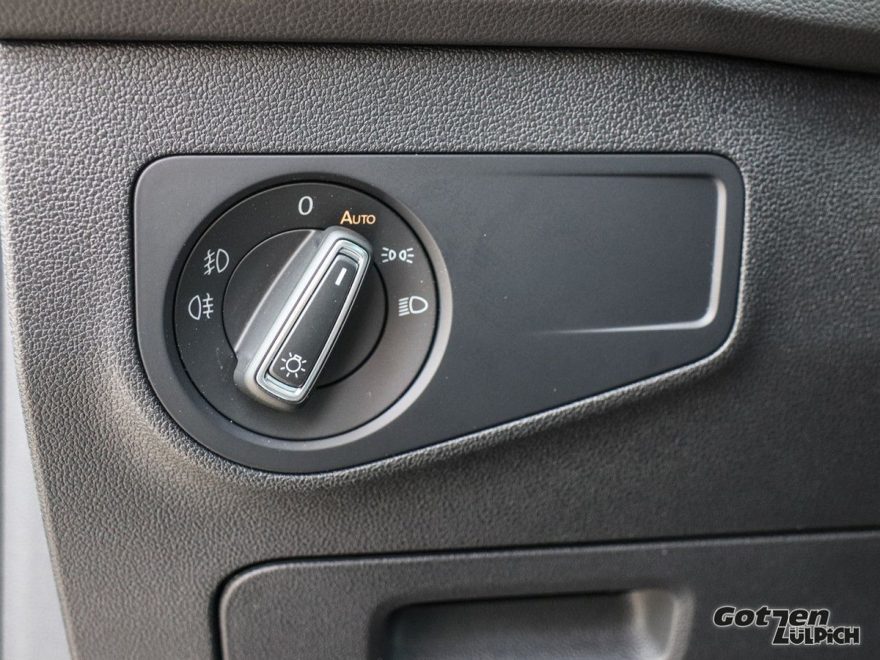 Fahrzeugabbildung Volkswagen Tiguan 1,5TSI Comfot. UNITED Navi Winter-Paket