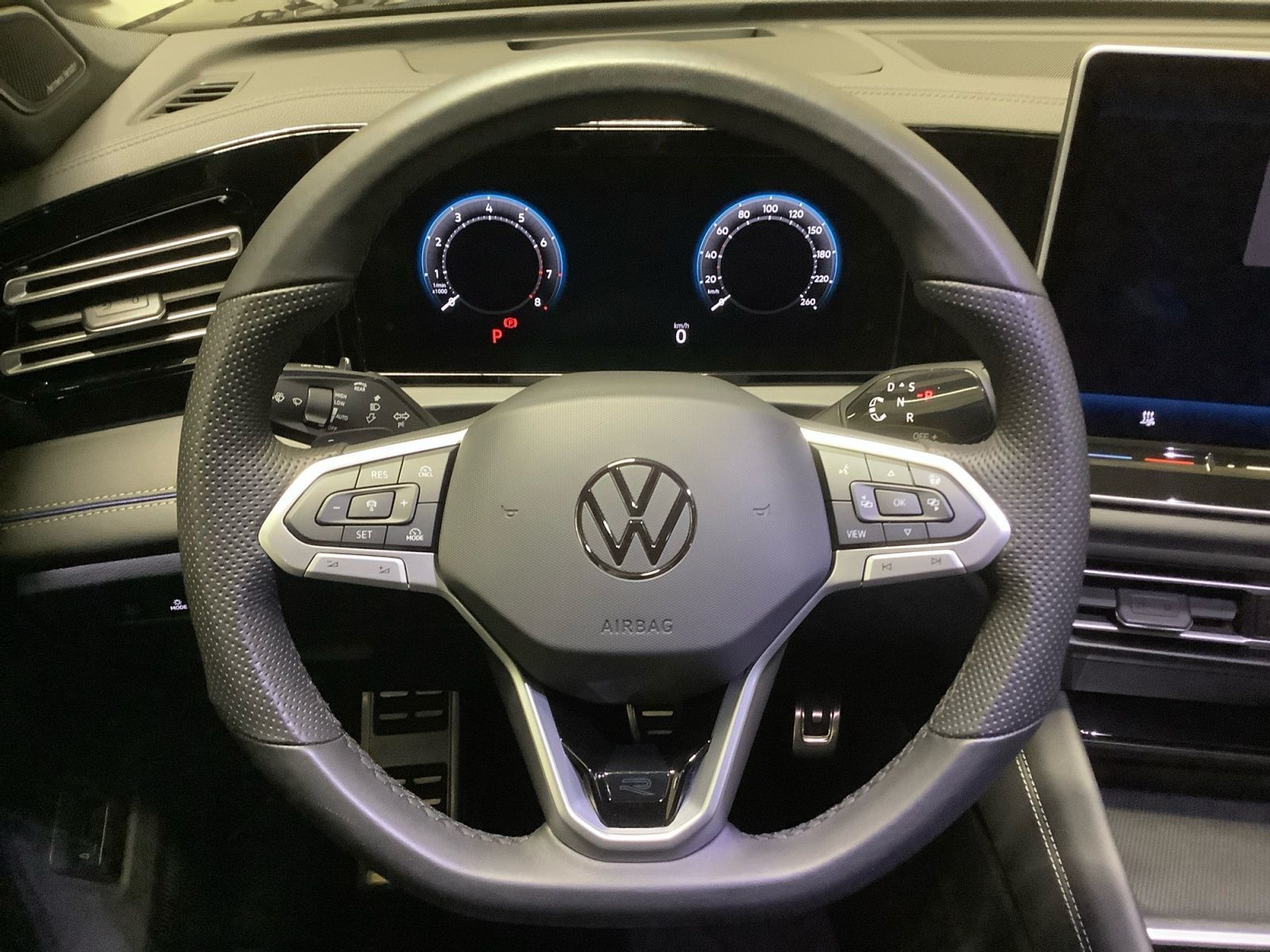 Tiguan R-Line 1,5 eTSI 110 kW Matrix, Standheiz