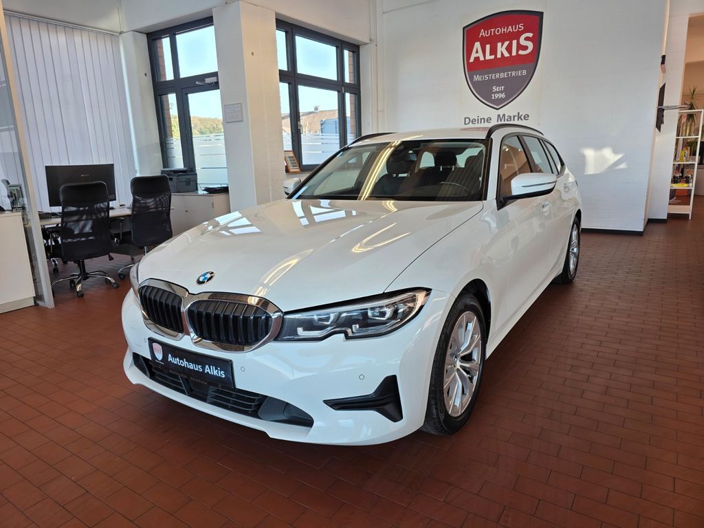Image of BMW 320