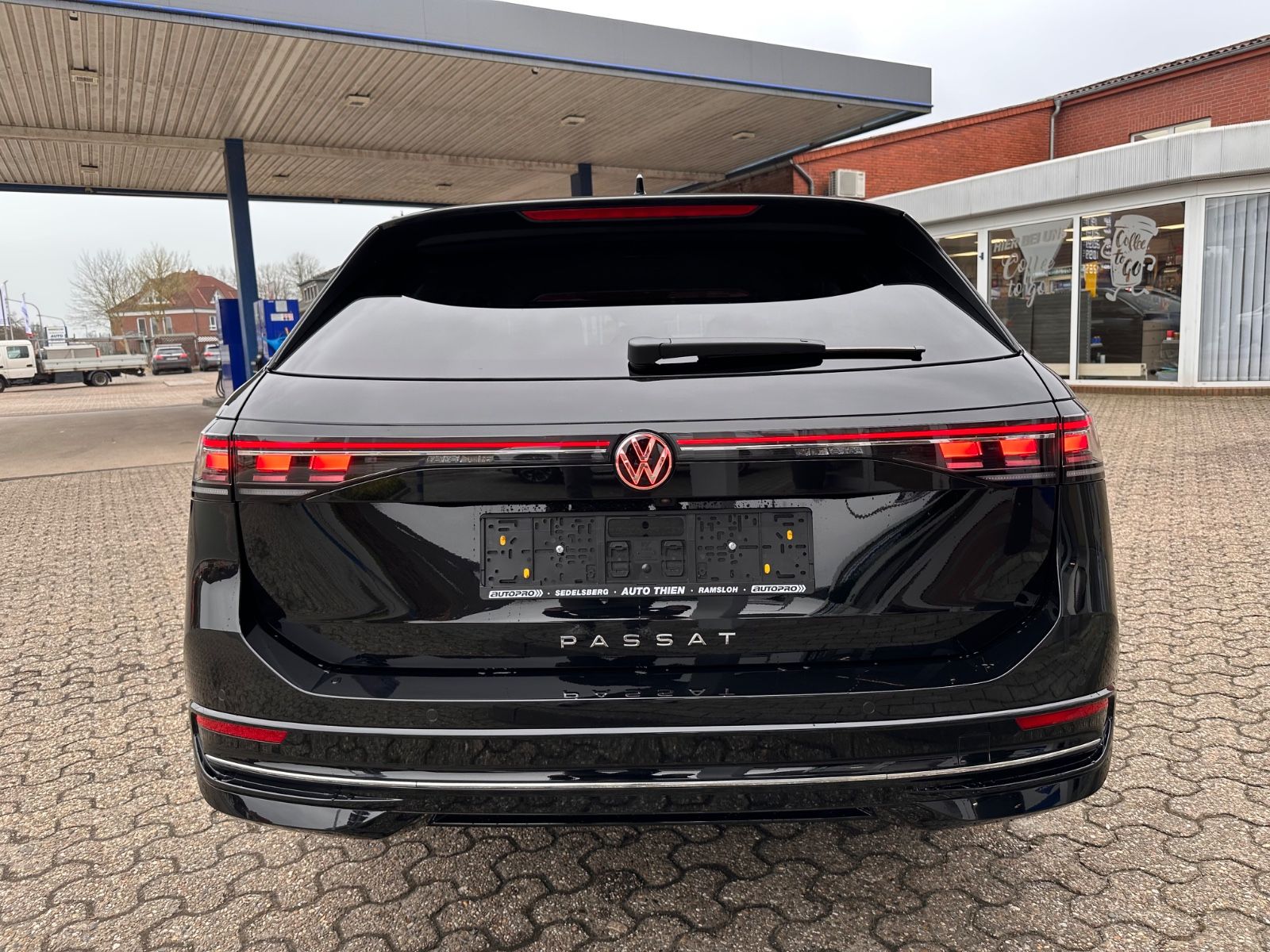 Fahrzeugabbildung Volkswagen Passat Variant 2.0 TDI Elegance Matrix/AHK/Navi