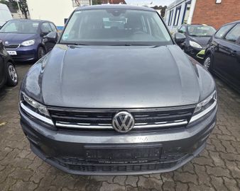Volkswagen Tiguan - 1