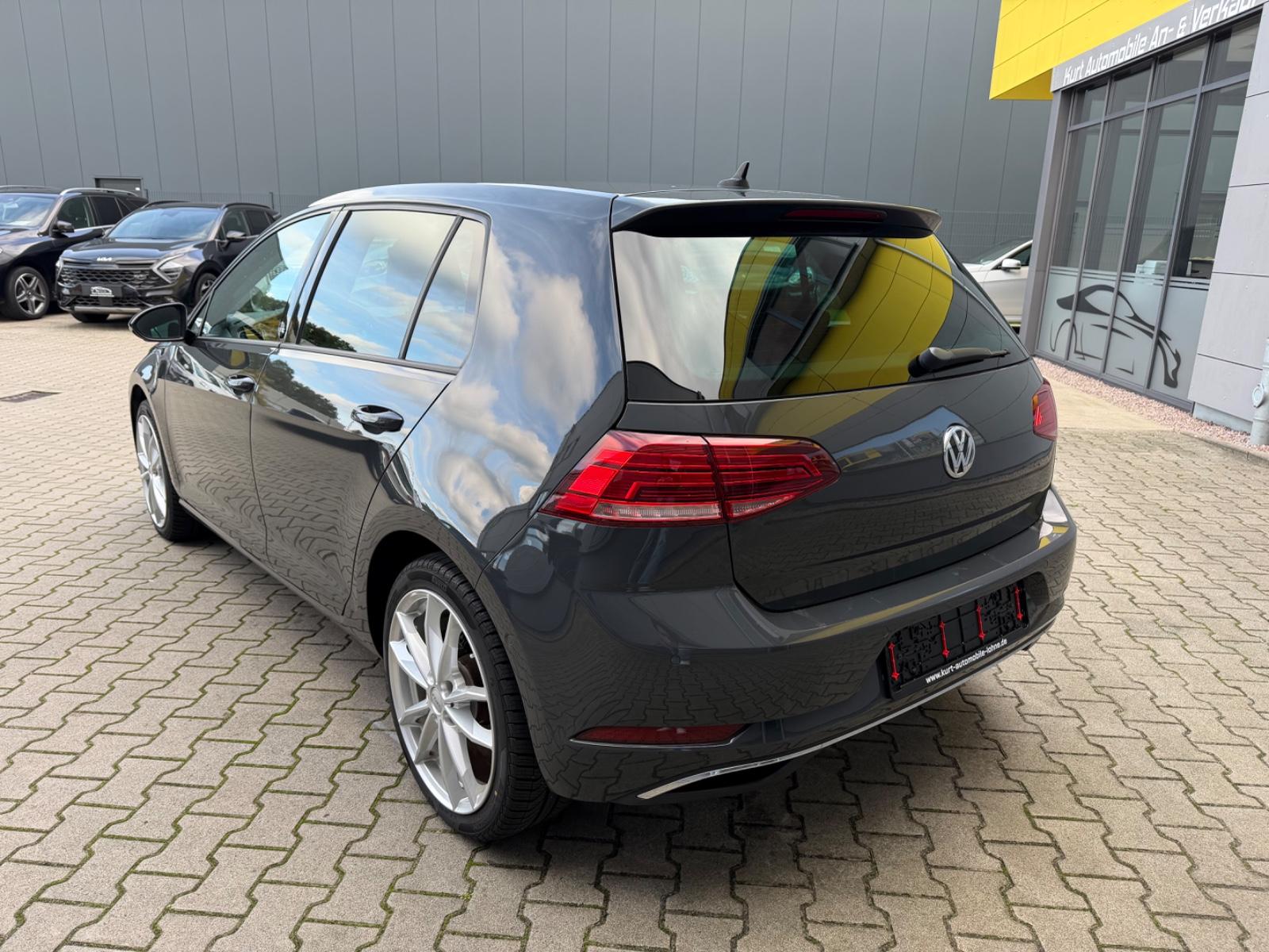 Volkswagen Golf VII Lim. Sound/ACC/AUTOMATIK/SHZ/NAVI/