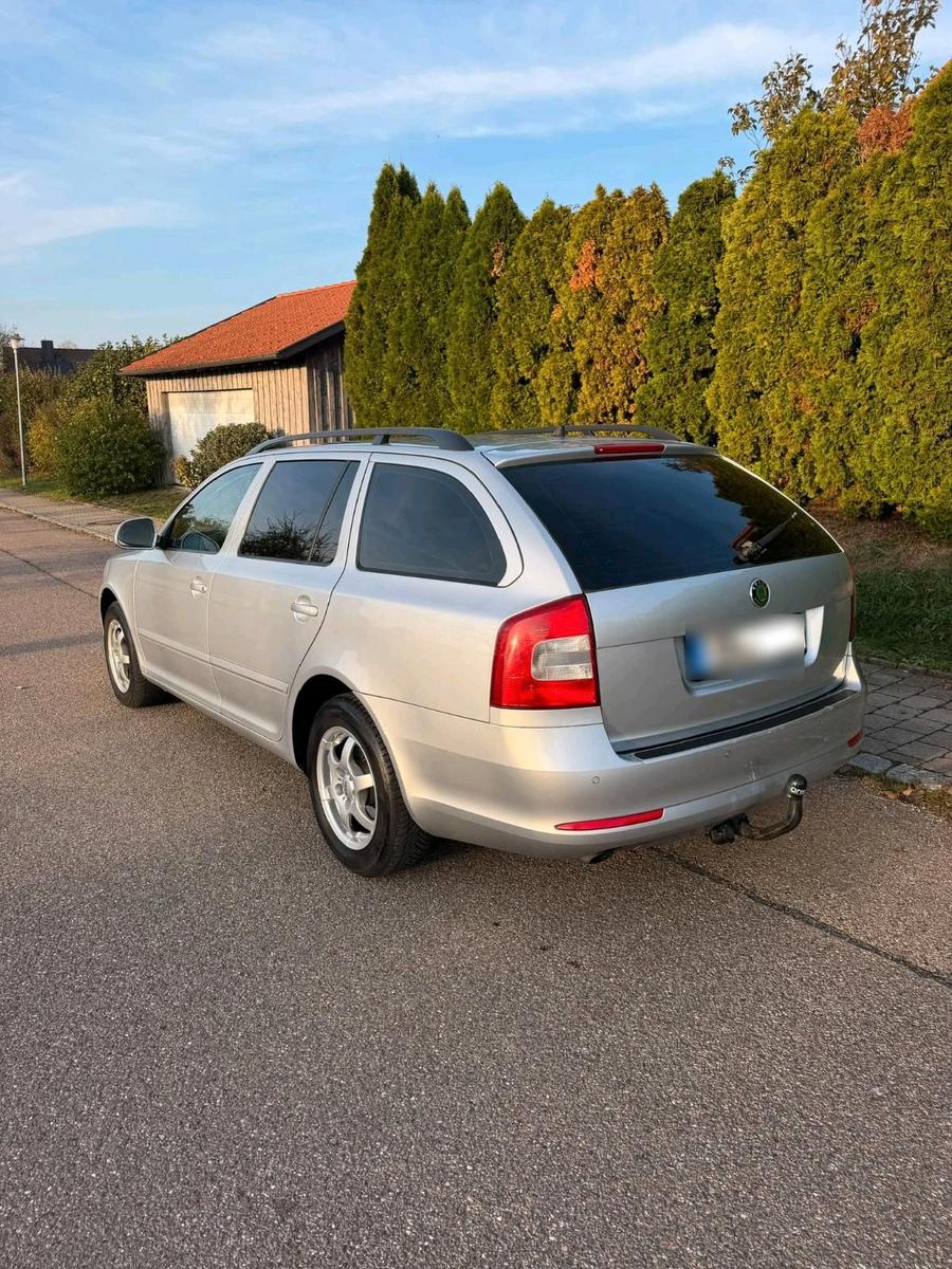Skoda Octavia 2012 — двигун 105 HP (77kW)