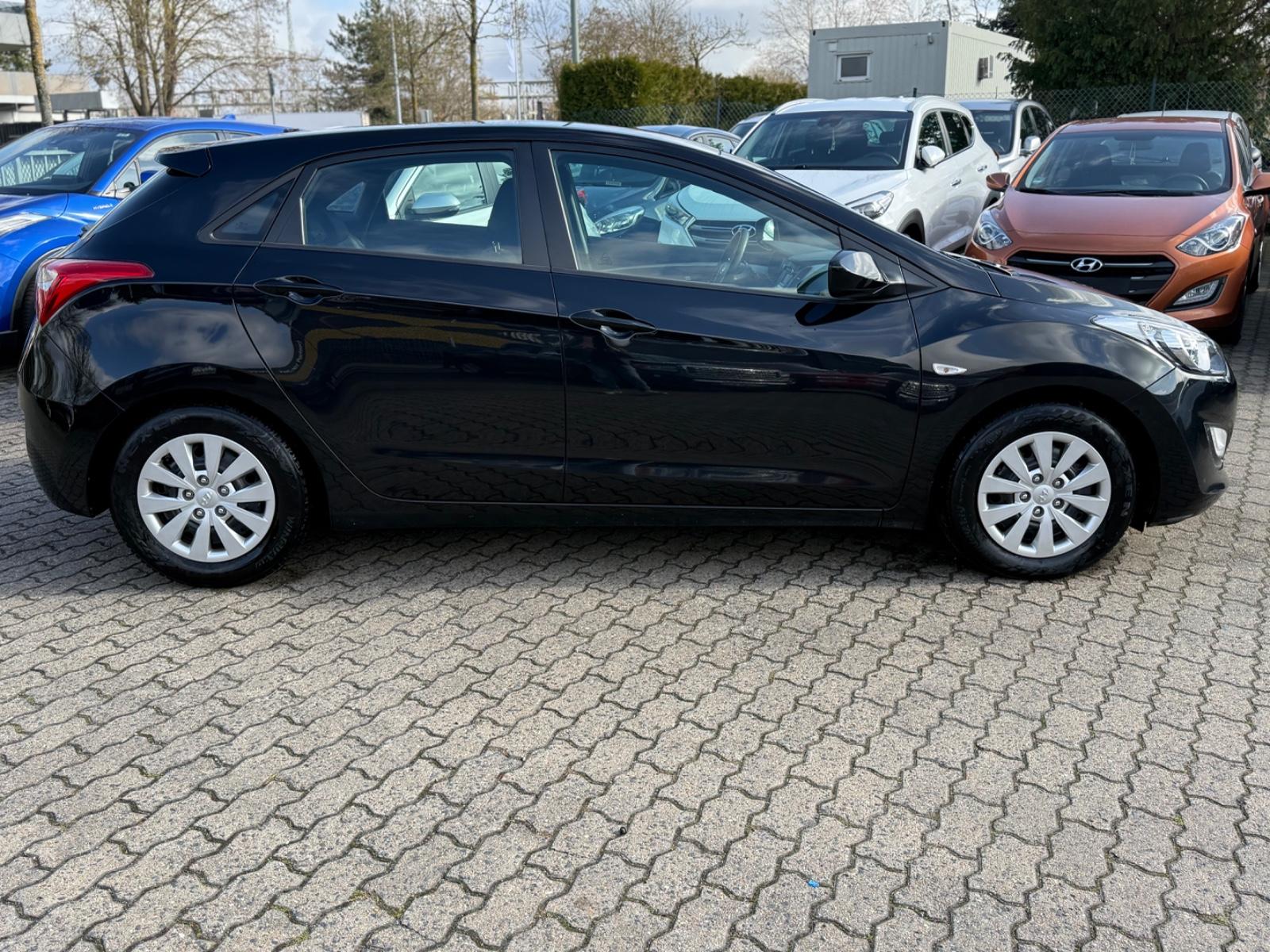 Hyundai i30 blue Classic Euro6