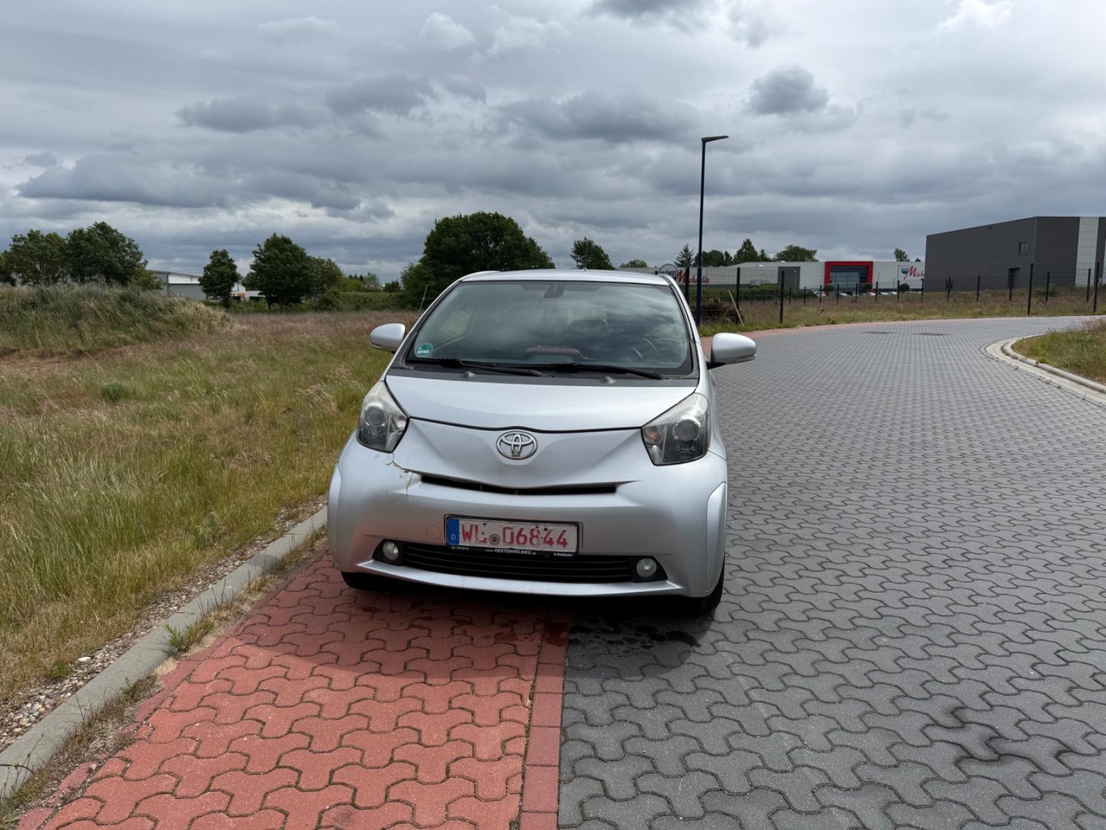 Toyota iQ +