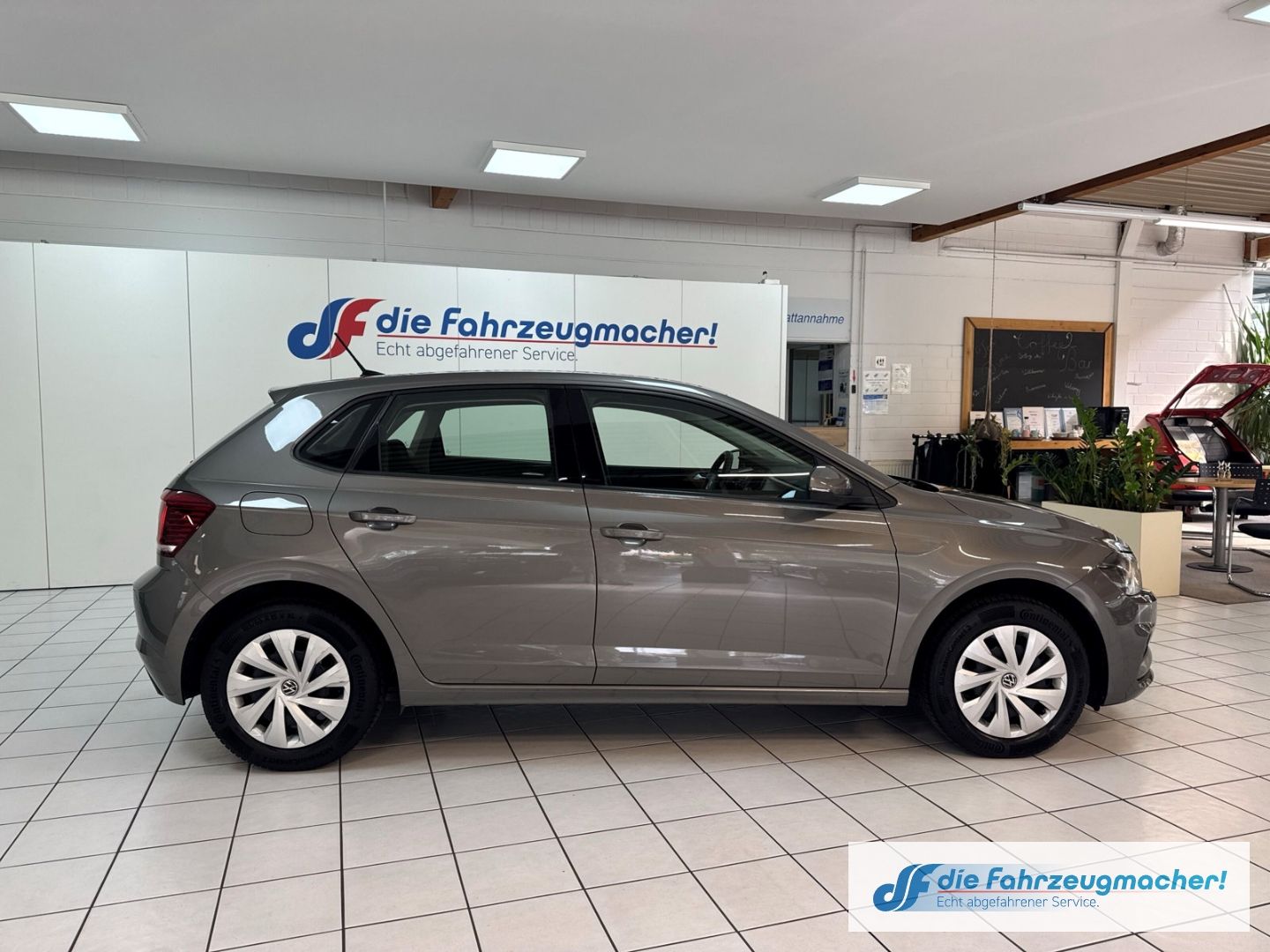 Fahrzeugabbildung Volkswagen Polo VI Comfortline 1.0 TSI EU6d ACC Musikstream