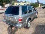 Nissan Pathfinder 3.5 V6 Auto - Nissan Pathfinder mit Benzin-Antrieb