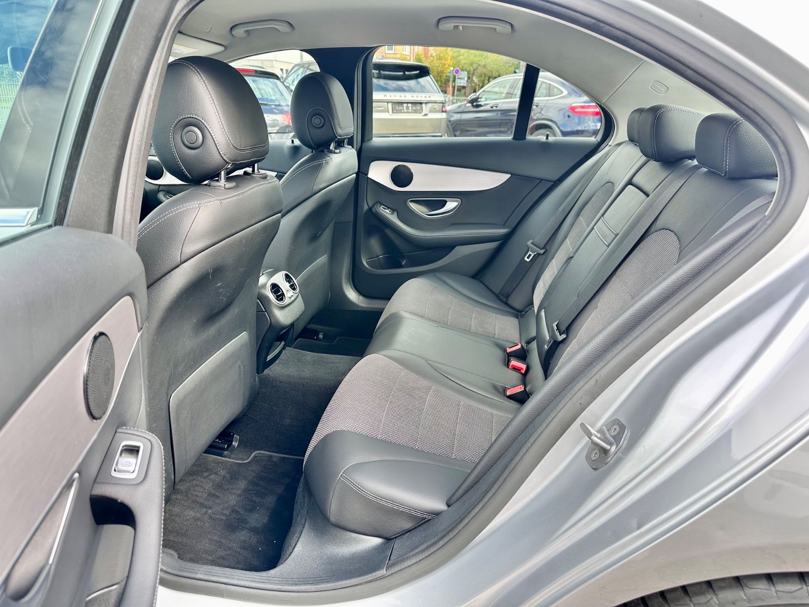 Fahrzeugabbildung Mercedes-Benz C 220 d AVANTGARDE BUSINESS*KAMERA+HEAD-UP*