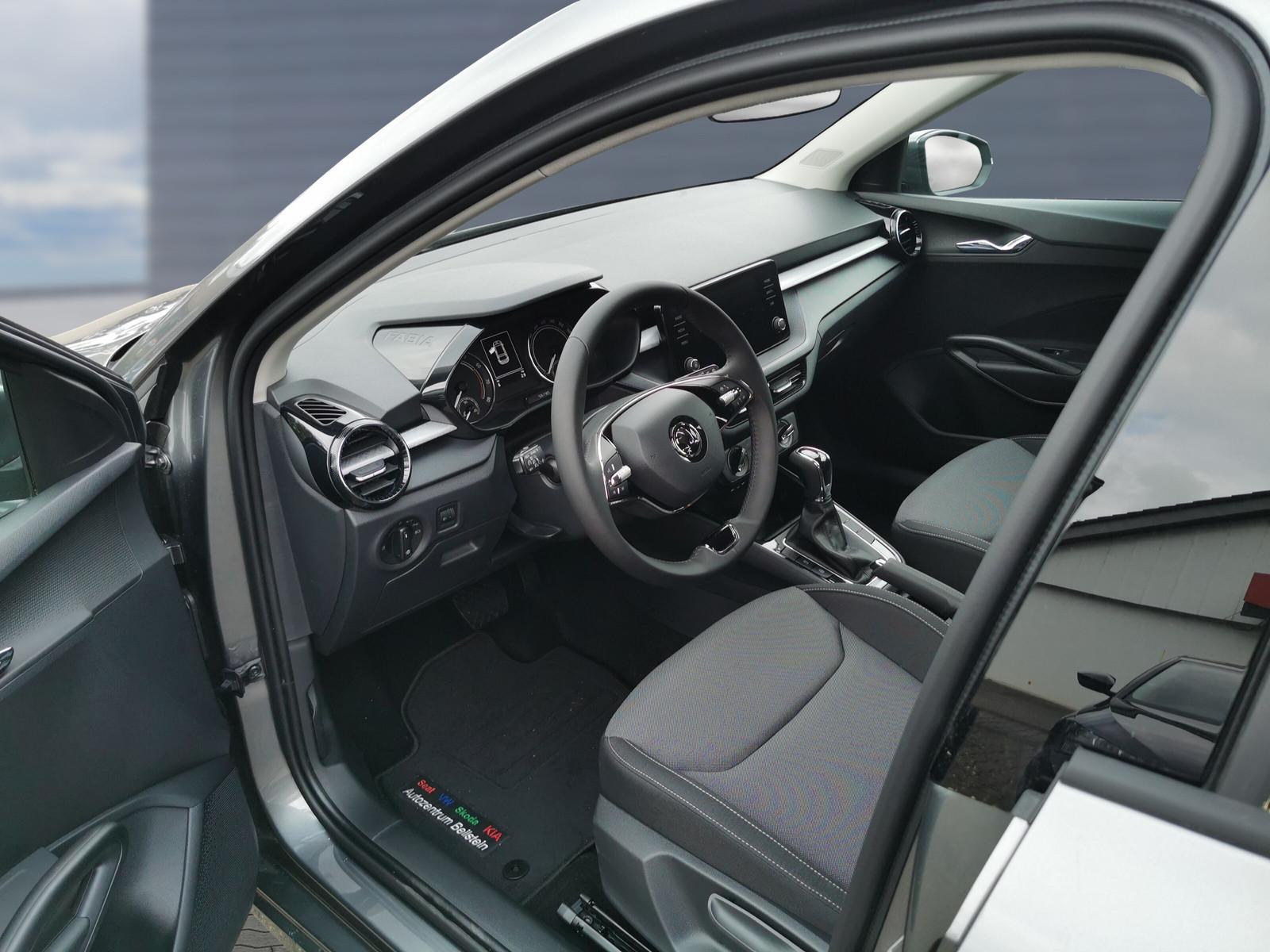 Skoda Fabia 1.0  TSI Ambition DSG  Kamera  LED