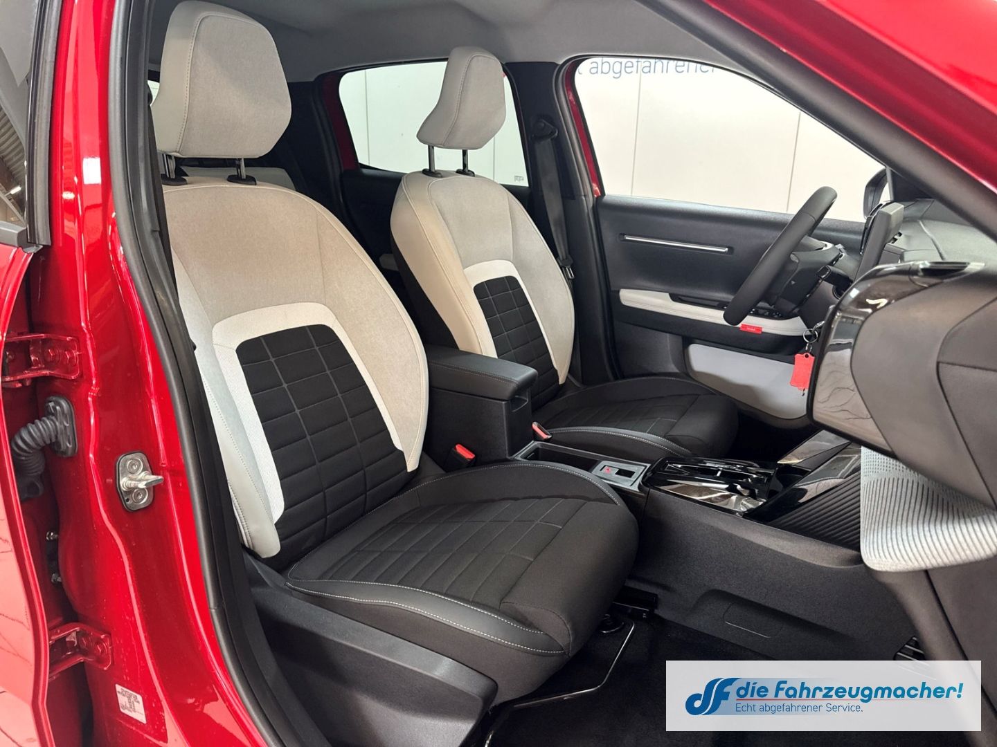 Fahrzeugabbildung Citroën C3 E 113 MAX HUD Navi Soundsystem LED Apple CarP