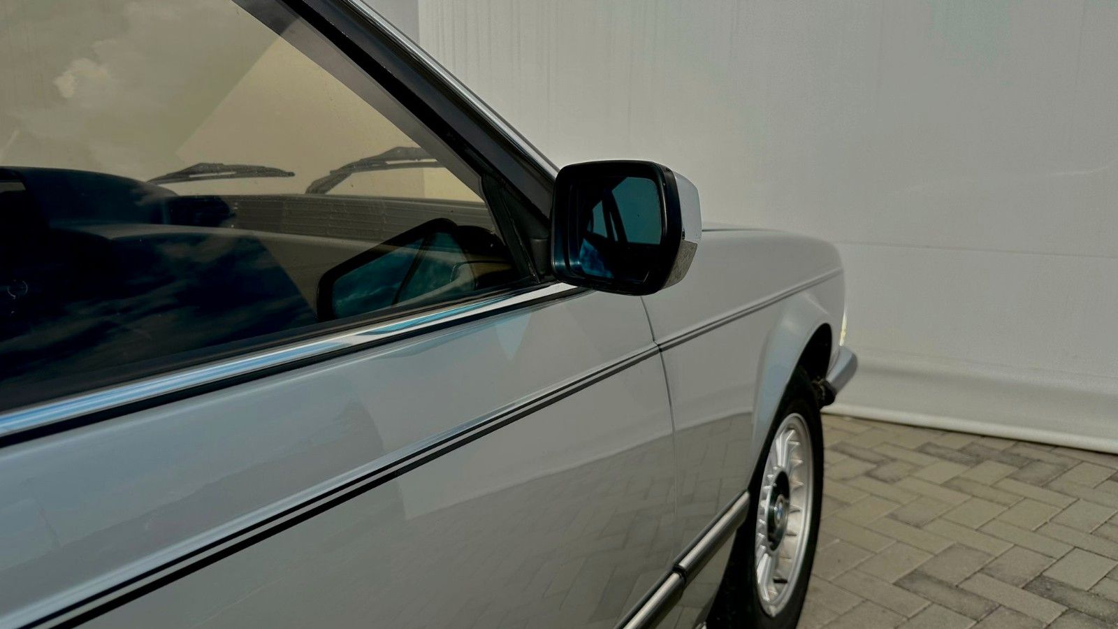 Fahrzeugabbildung BMW 628 CSI Coupé ,E24, Schiebedach el.,Garagenwagen